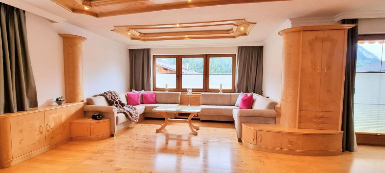 Apartment Zum Landarzt Neustift im Stubaital Luaran gambar